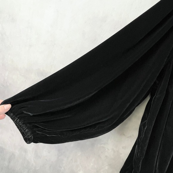 Old Navy Velvet Top Womens XXL Bishop Sleeve Soft‎ Goth Noir Witchy Going Out - Picture 5 of 13